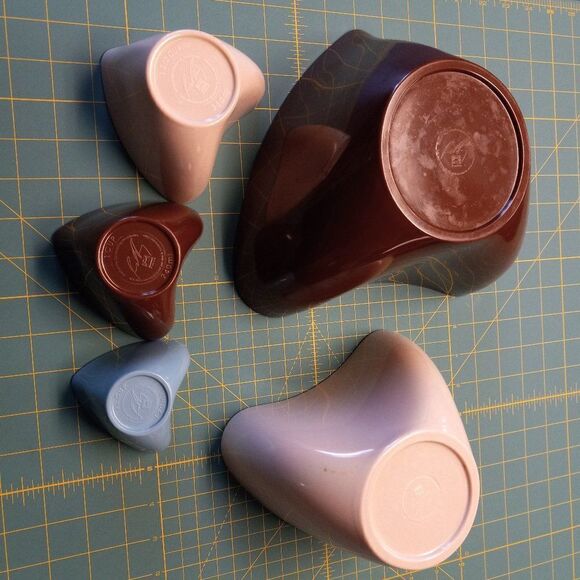 Rachel Ray Heart Shaped Nesting Bowls - Picture 1 of 15